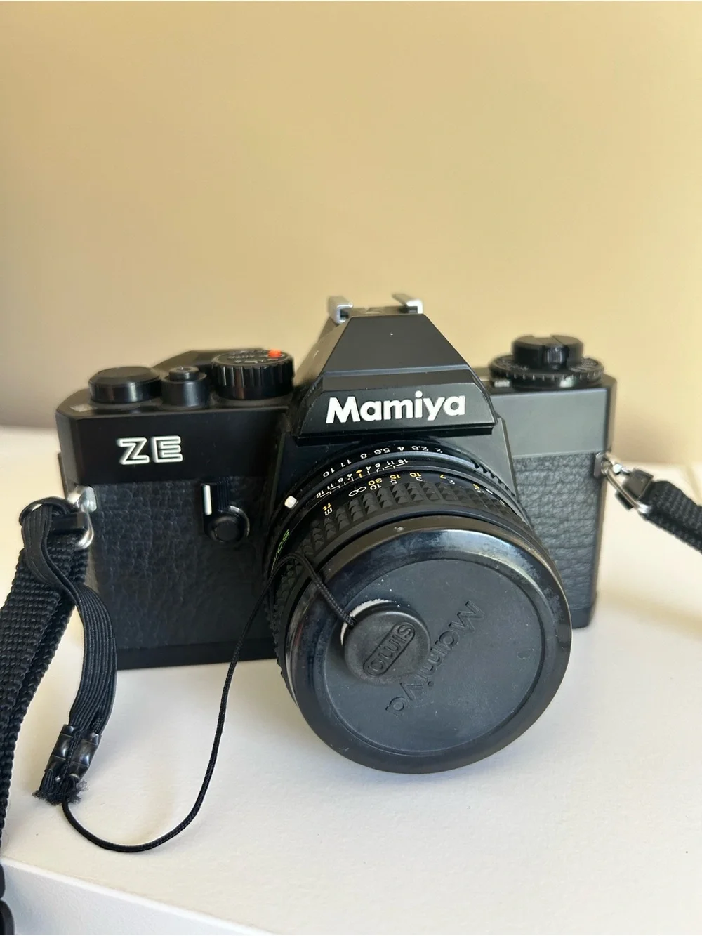 Mamiya ZE 35mm SLR Camera in Black with 9 Lens Accessories & Flash 📸📷🎞️